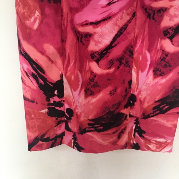 EUC✨ Sleeveless sheath print | round split neck - Picture 8 of 8